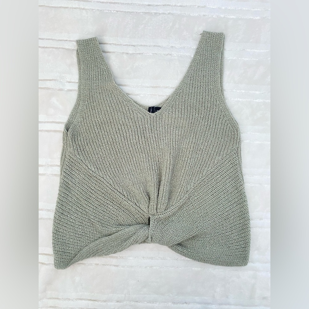 Moon and Madison green knit crop top size m